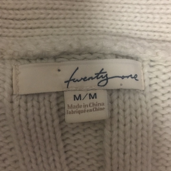 Cute Button Sweater - Picture 3 of 4